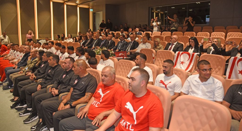 Üstel, CONIFA EURO 2026 şampiyonu KKTC A Milli Futbol Takımı’nı kabul etti: "Özlediğimiz başarı geldi"