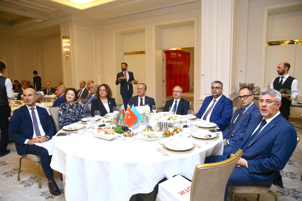 Dünya Türk İş Konseyi, iş insanları ve devlet yetkililerini Bakü’de buluşturdu: Etkinliğe Fikri Ataoğlu da katıldı
