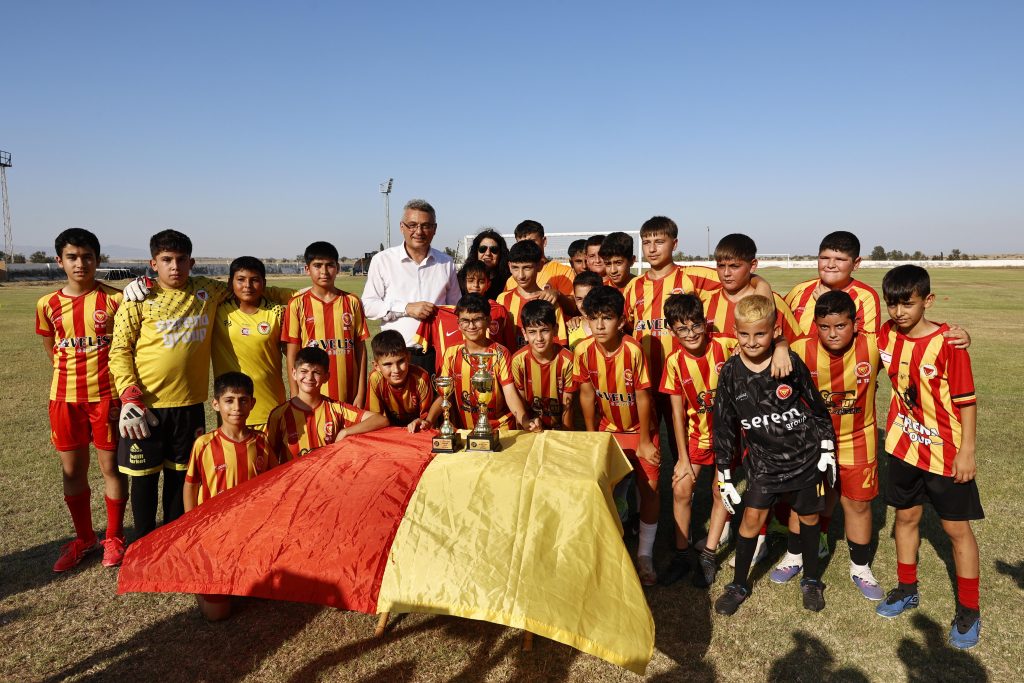 Cumhurbaşkanı Erhürman, Mesarya bölgesinde yurttaşlarla bir araya geldi