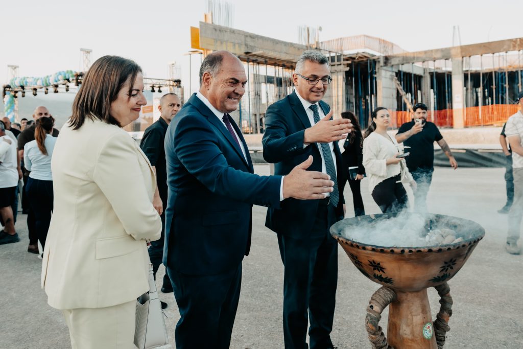 Değirmenlik Akıncılar Belediyesi’nin yeni hizmet binasının temeli törenle atıldı