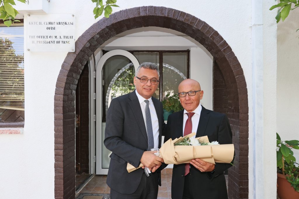 Cumhurbaşkanı Erhürman, eski cumhurbaşkanlarını ziyaret etti