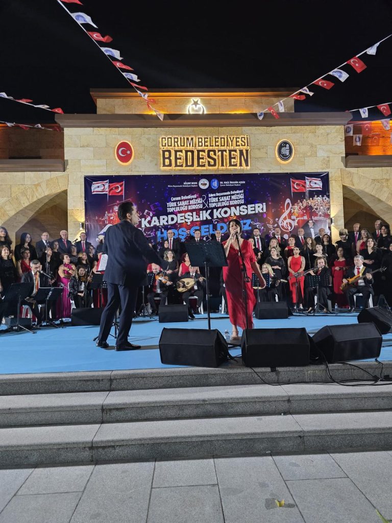 Beyarmudu Belediyesi Türk Sanat Müziği Topluluğu Korosu Çorum’da konser verdi