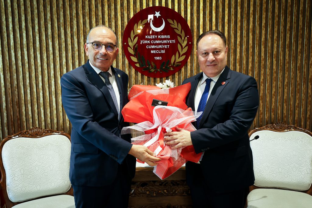 Öztürkler:"Ne verilecek bir karış toprağımız var, ne de Anavatan Türkiye'nin garantörlüğünü tartışırız"