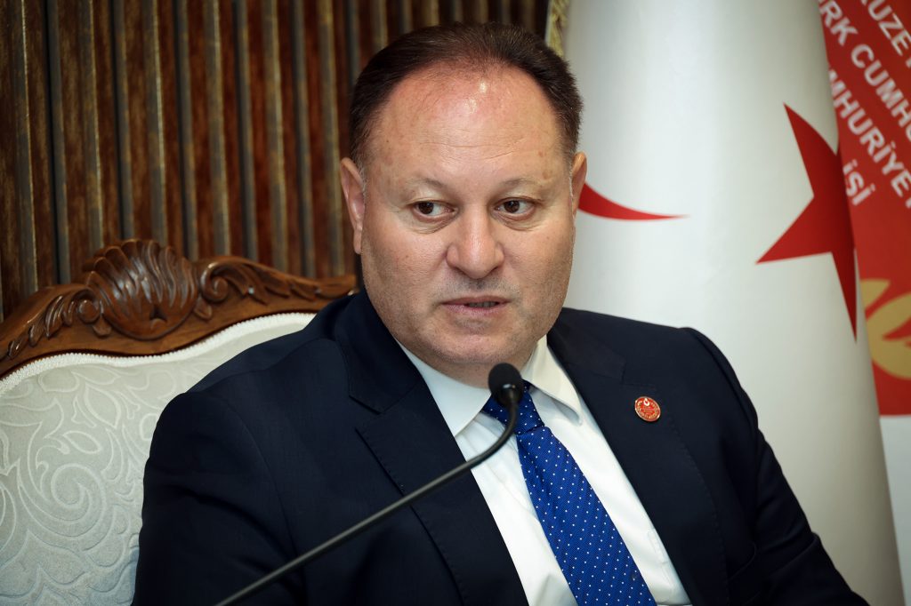 Öztürkler:"Ne verilecek bir karış toprağımız var, ne de Anavatan Türkiye'nin garantörlüğünü tartışırız"