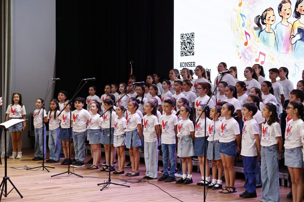 Cumhurbaşkanlığı Çoksesli Çocuk Korosu ilk konserini verdi