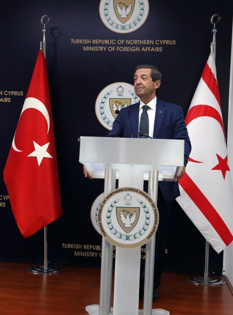 Dışişleri Bakanı Ertuğruloğlu, askeri ataşeleri kabul etti