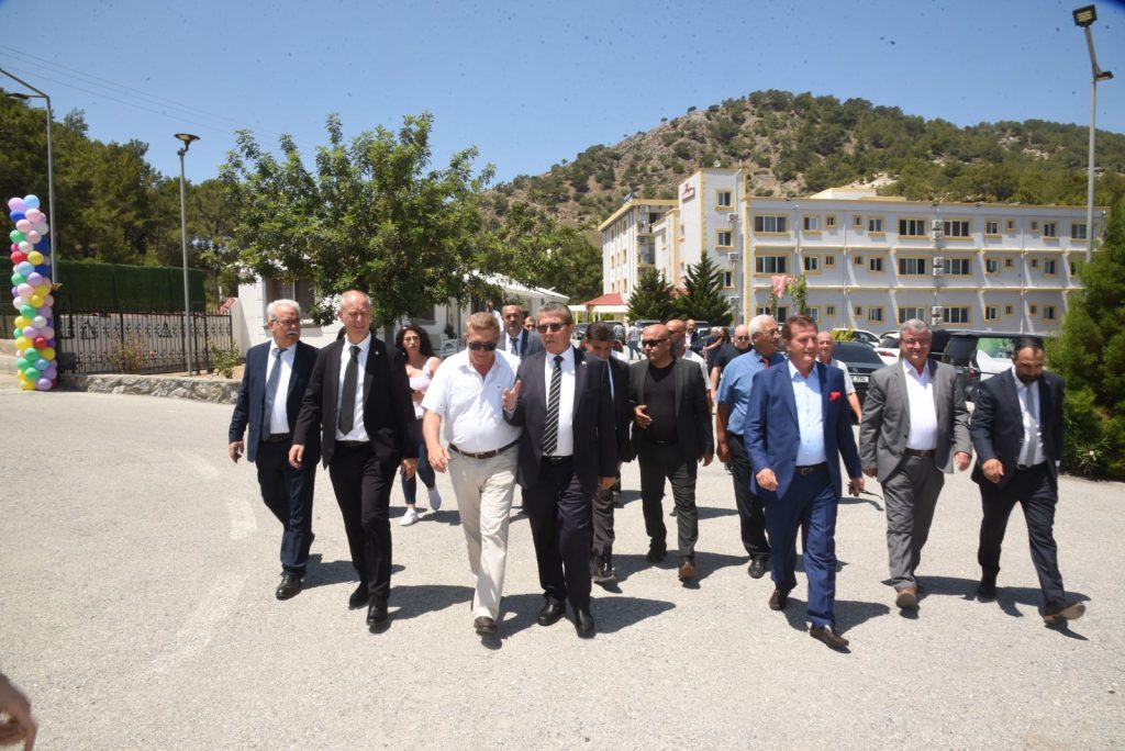 Başbakan Üstel: “Yaşlı yaşam merkezi ülke için güzel bir yatırım”