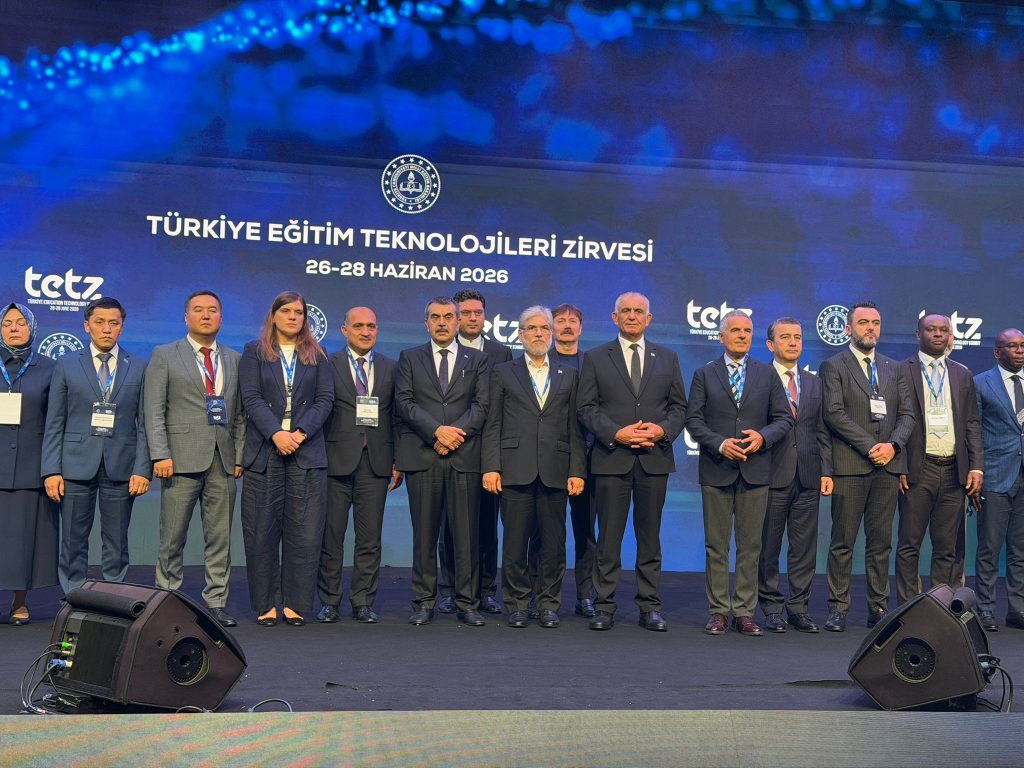 Çavuşoğlu, Türkiye Eğitim Teknolojileri Zirvesi’ne katıldı