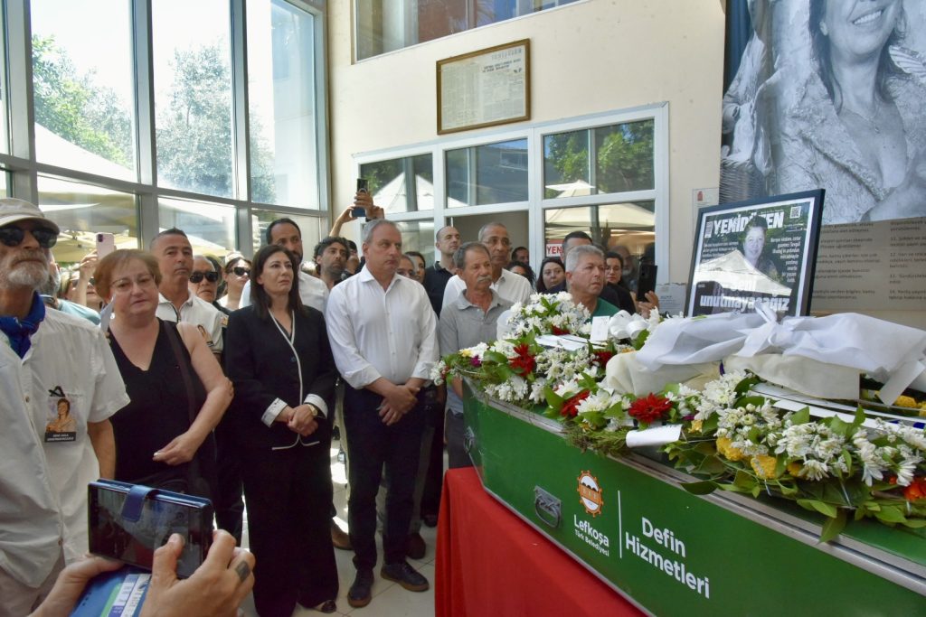 Gazeteci Sevgül Uludağ son yolculuğuna uğurlandı
