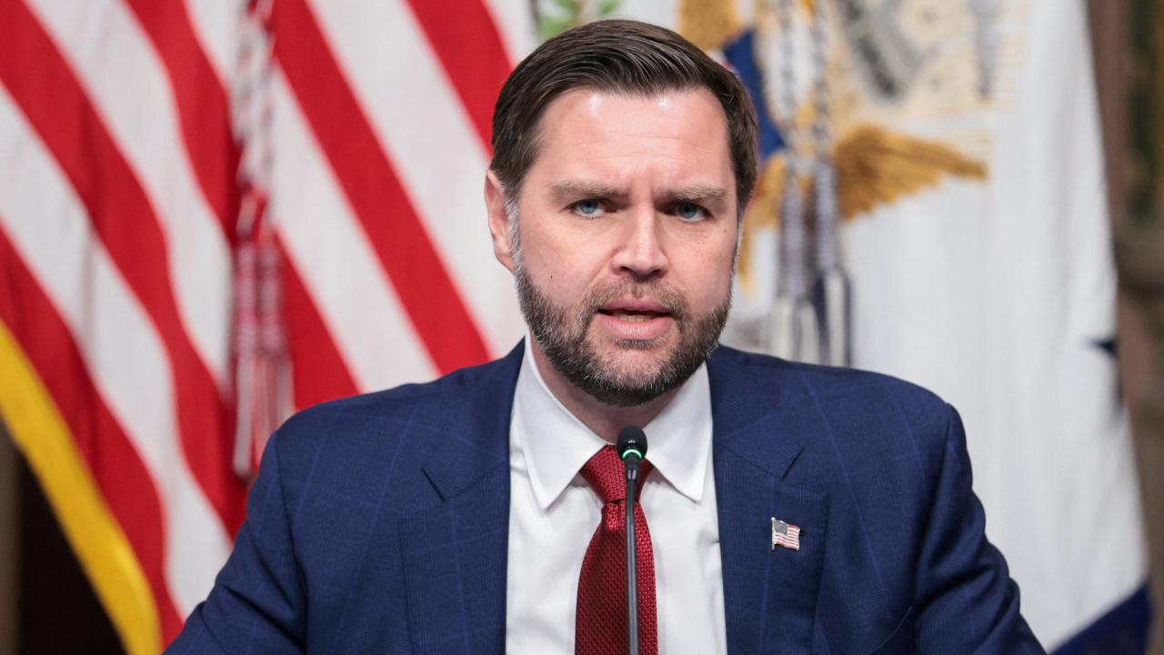 “JD Vance’in İsviçre yolculuğu şimdilik ertelendi”