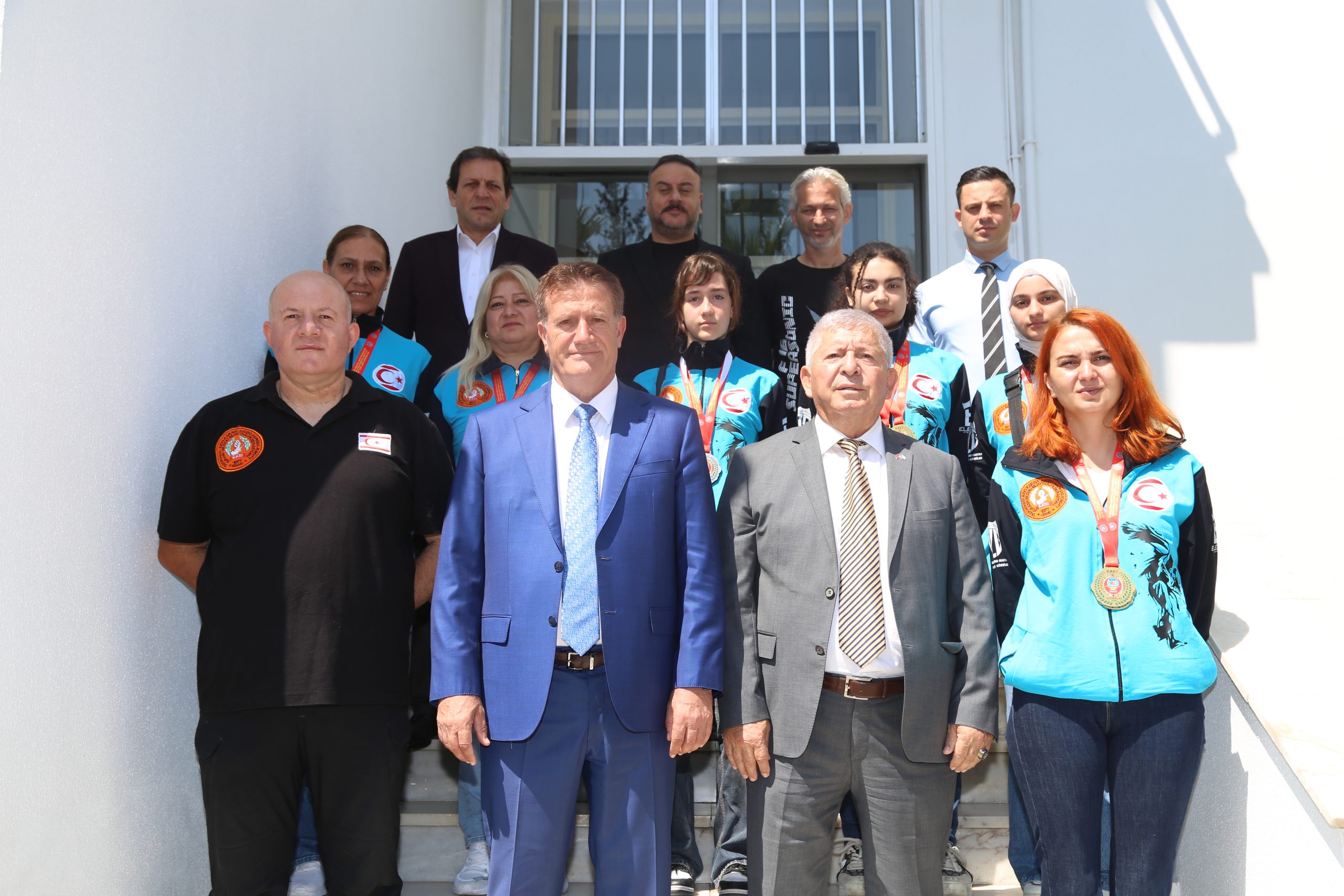 Arıklı: “Uluslararası başarı kazanan sporcularımız ülkemizin pırlantalarıdır”