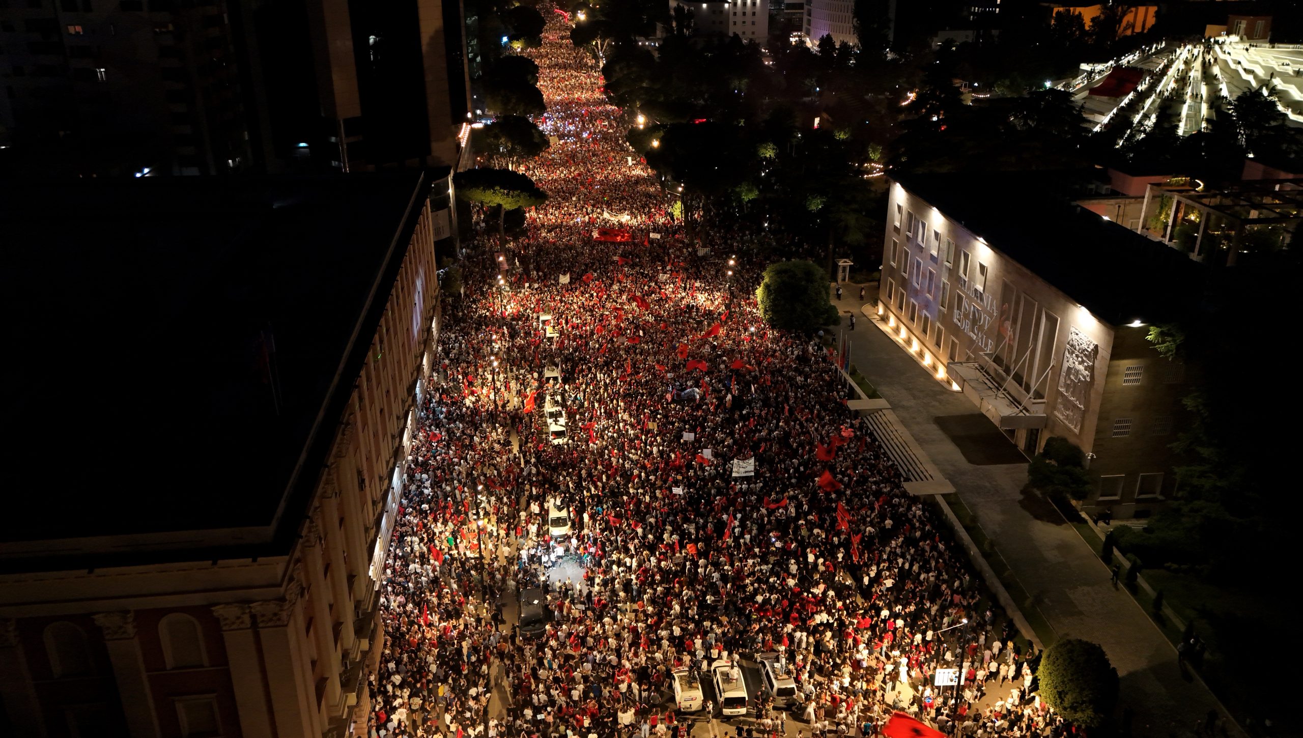 “Bu hükümet diktatörlüğe dönüşüyor”