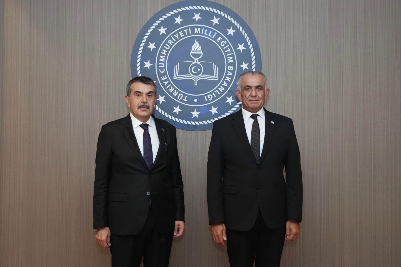 Bakan Çavuşoğlu mevkidaşı Tekin ile bir araya geldi