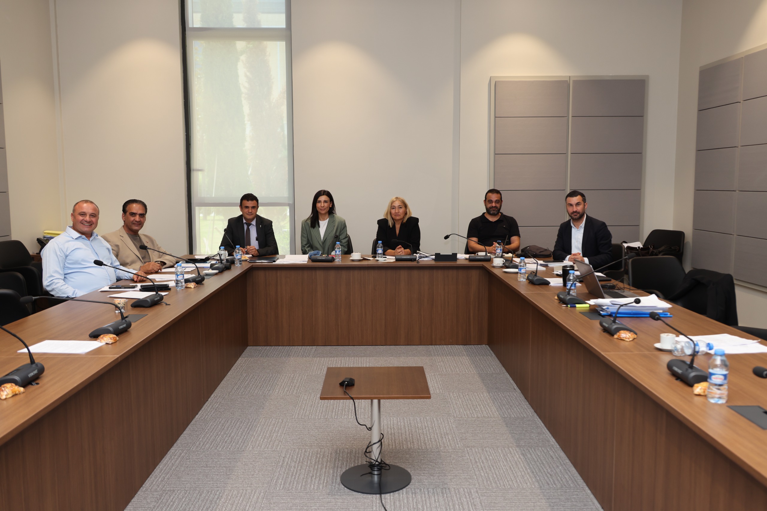 Hukuk Komitesi bazı karar tasarılarıyla Konut Edindirme (Değişiklik) Yasası’nı Genel Kurul’a sevk etti