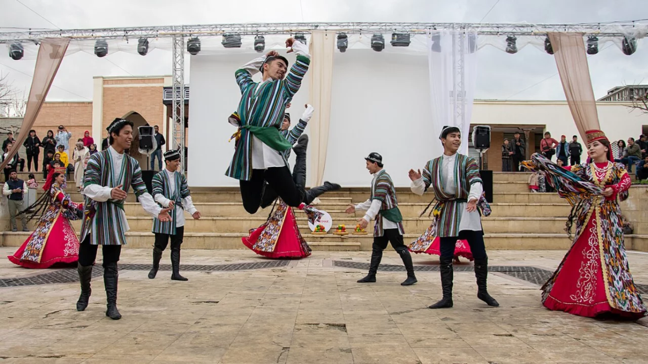 Özbekistan’da halk danslarından “Andican polkası” Guinness Rekorlar Kitabı’na girdi