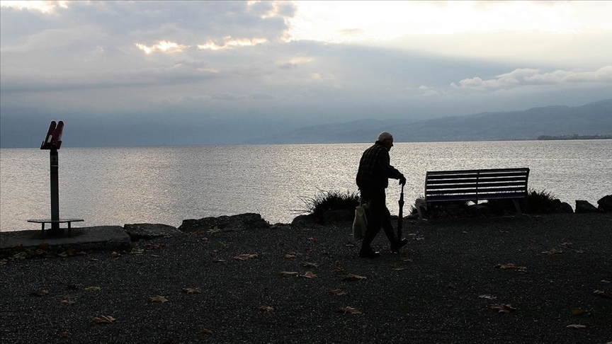 Yalnızlık Alzheimer riskini artırıyor