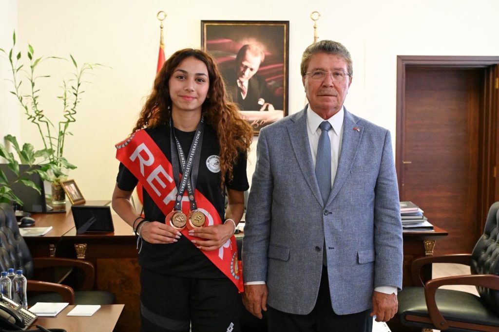 Başbakan Üstel, milli atlet Ada Kafa’yı kabul etti