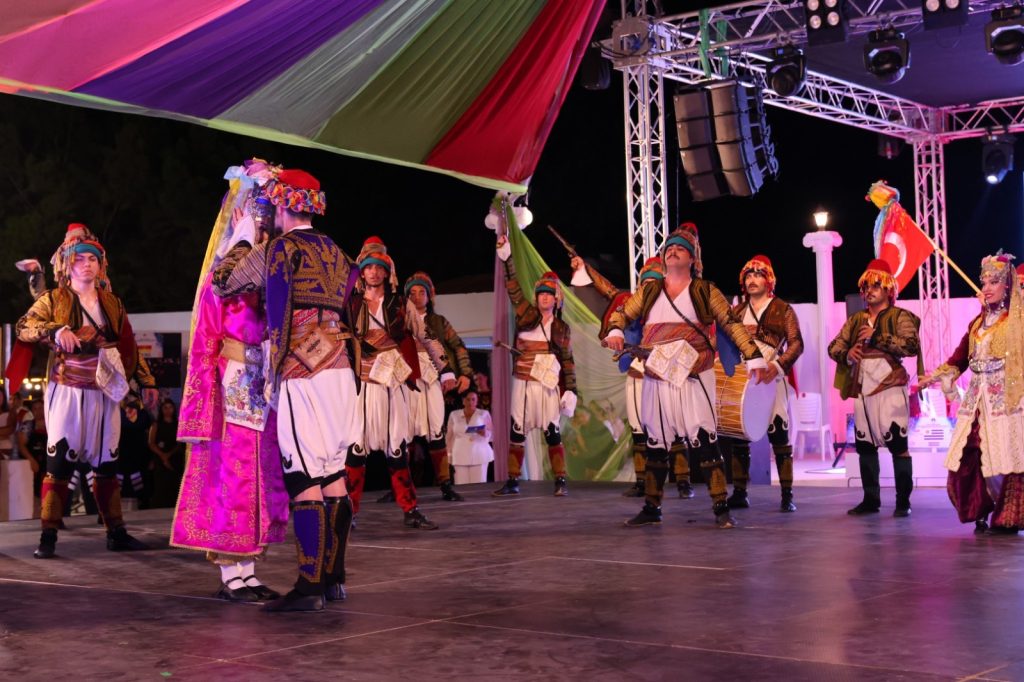 "İskele Belediyesi 29. Uluslararası Halk Dansları Festivali" sona erdi