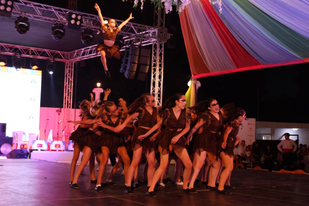 "İskele Belediyesi 29. Uluslararası Halk Dansları Festivali" sona erdi