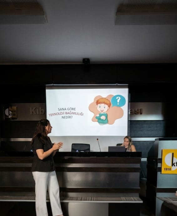 Sosyal Hizmetler Dairesi’nden çocuklara güvenli internet eğitimi