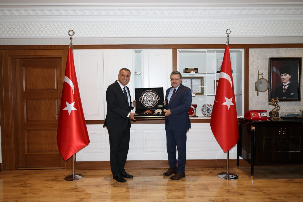Gazimağusa Belediyesi ile Trabzon Büyükşehir Belediyesi arasında “Kardeş Şehir Protokolü” imzalandı