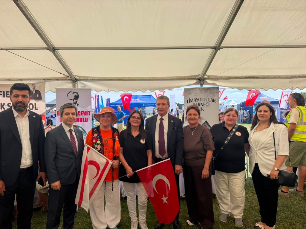 Başbakan Üstel, Londra’da Kıbrıs Türk Festivali’ne katıldı