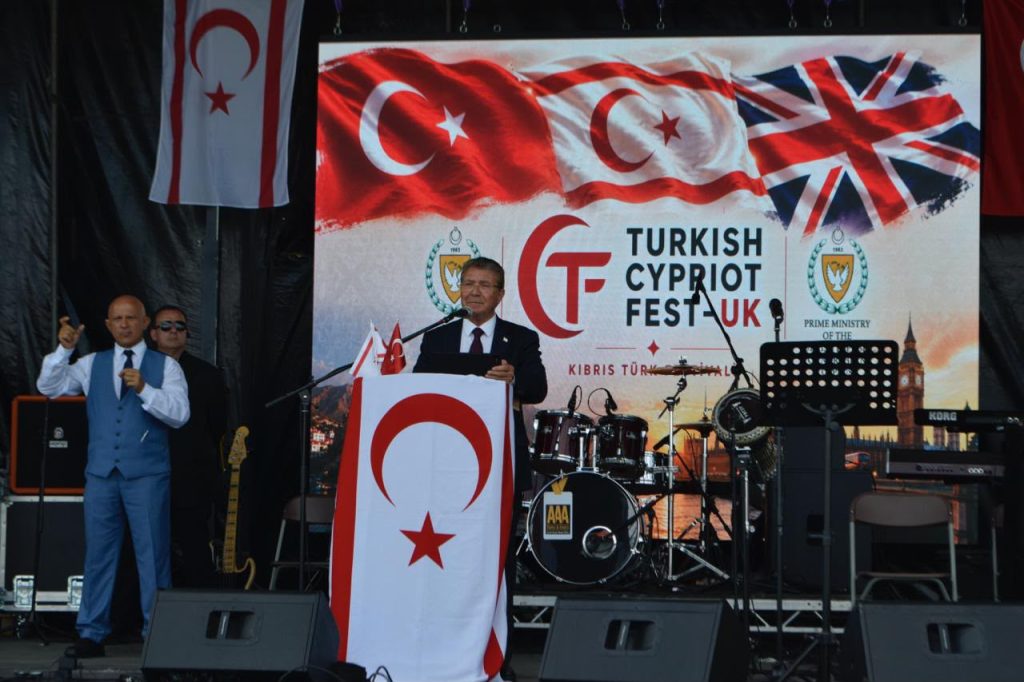 Başbakan Üstel, Londra’da Kıbrıs Türk Festivali’ne katıldı