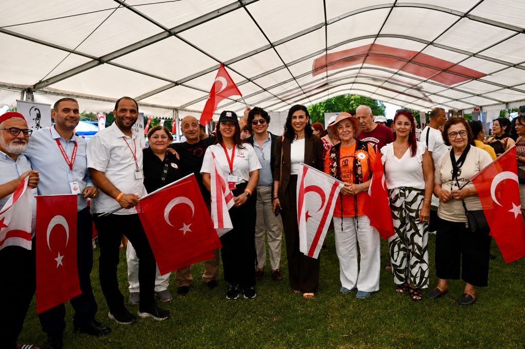 Özdenefe, Londra’daki Kıbrıs Türk Festivali’ne katıldı