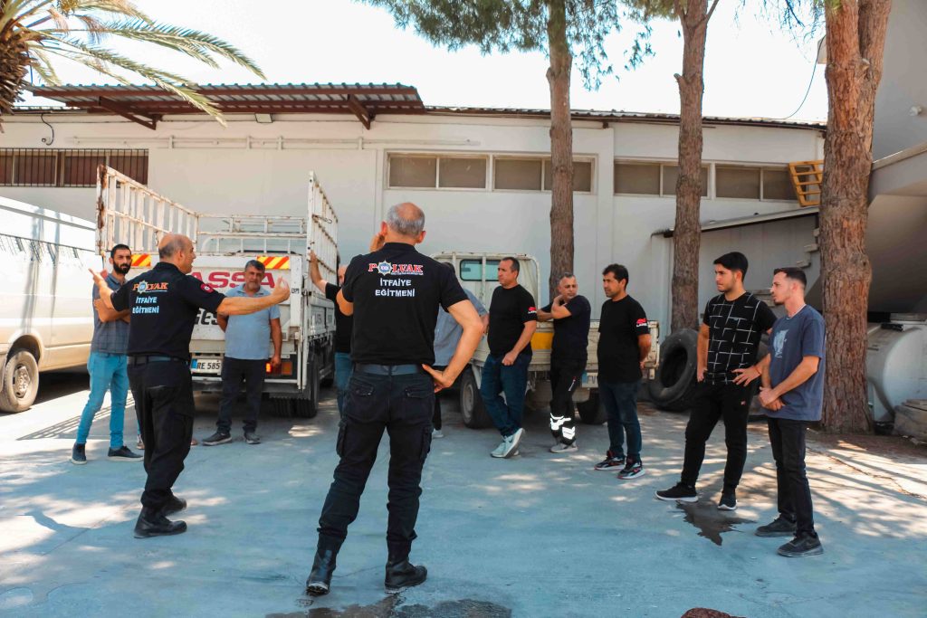 POLVAK ve İtfaiye Müdürlüğü iş birliğinde temel yangın eğitimi verildi