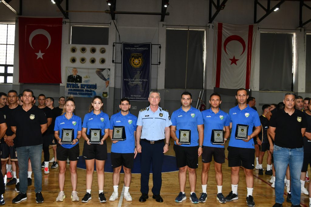 4’üncü Eybil Efendi Polis Salon Futbol Turnuvası’nın şampiyonu Girne Polis Müdürlüğü takımı oldu