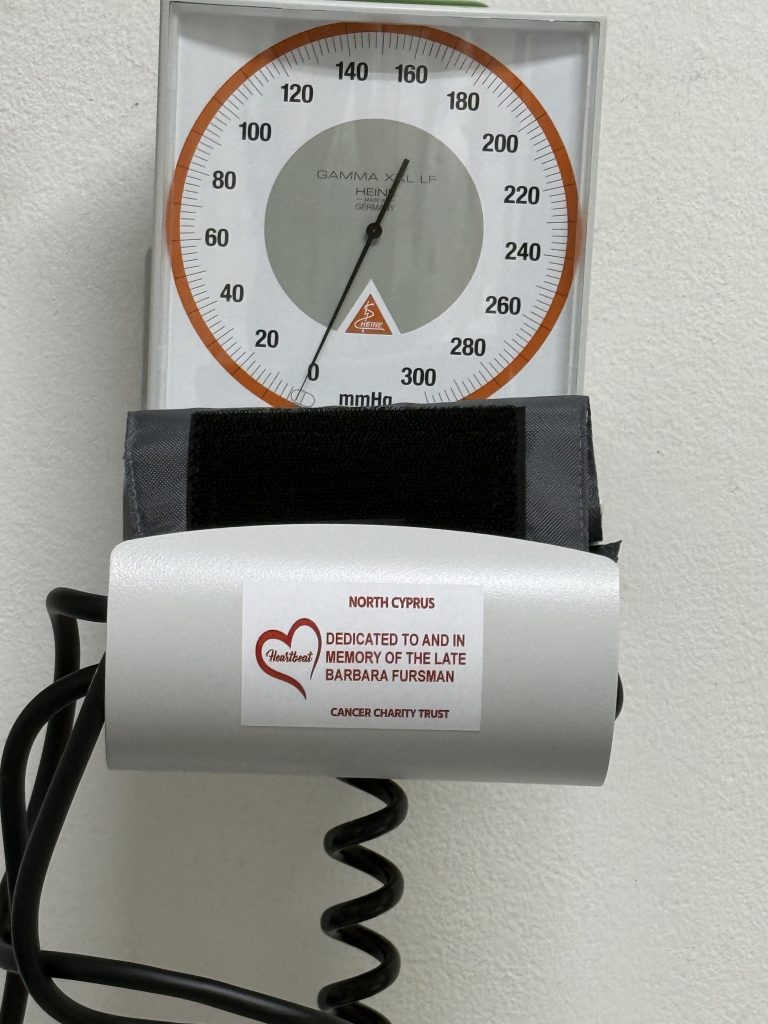 Heartbeat Kuzey Kıbrıs Kanser Yardım Derneği, yetişkin onkoloji servisine tıbbi cihaz bağışladı