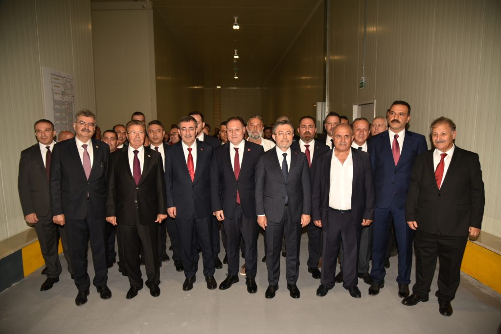 Yılmaz, Güzelyurt Soğuk Hava Deposu Entegre Tesisleri’nde incelemede bulundu