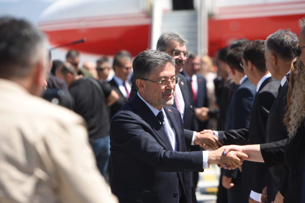 Cevdet Yılmaz KKTC’de… Ercan’da Yangın Söndürme Helikopteri teslim töreni yapıldı