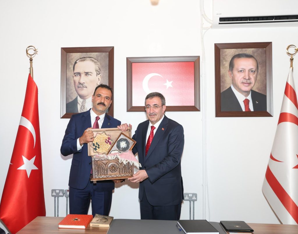 Yılmaz, KKTC AK Parti Temsilcilik binasını ziyaret etti