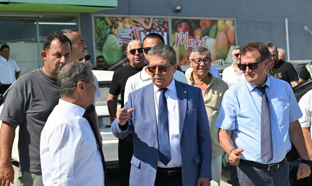 Başbakan Üstel ve Ulaştırma Bakanı Arıklı, Girne-Çatalköy yolunda incelemelerde bulundu