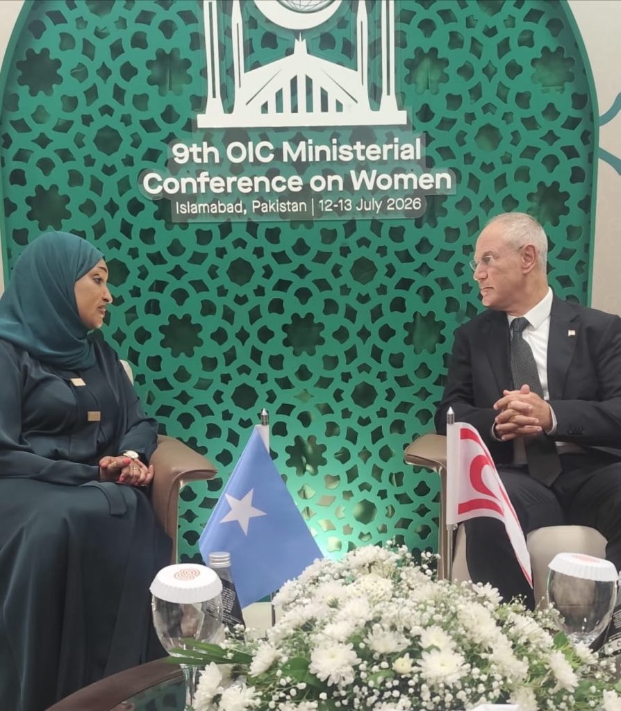 Hasipoğlu, Somali Aile ve İnsan Hakları Bakanı Makhzoumi ile görüştü