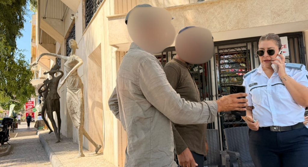 Üç ilçede eş zamanlı göç denetimi...Üç kişi hakkında sınır dışı işlemi başlatıldı