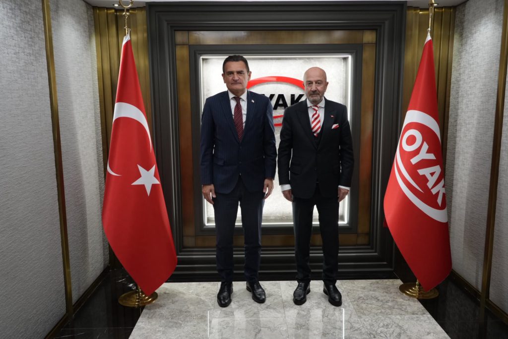 İçişleri Bakanı Oğuz, Ankara’da Emekli Korgeneral Zekai Aksakallı’yı ziyaret etti
