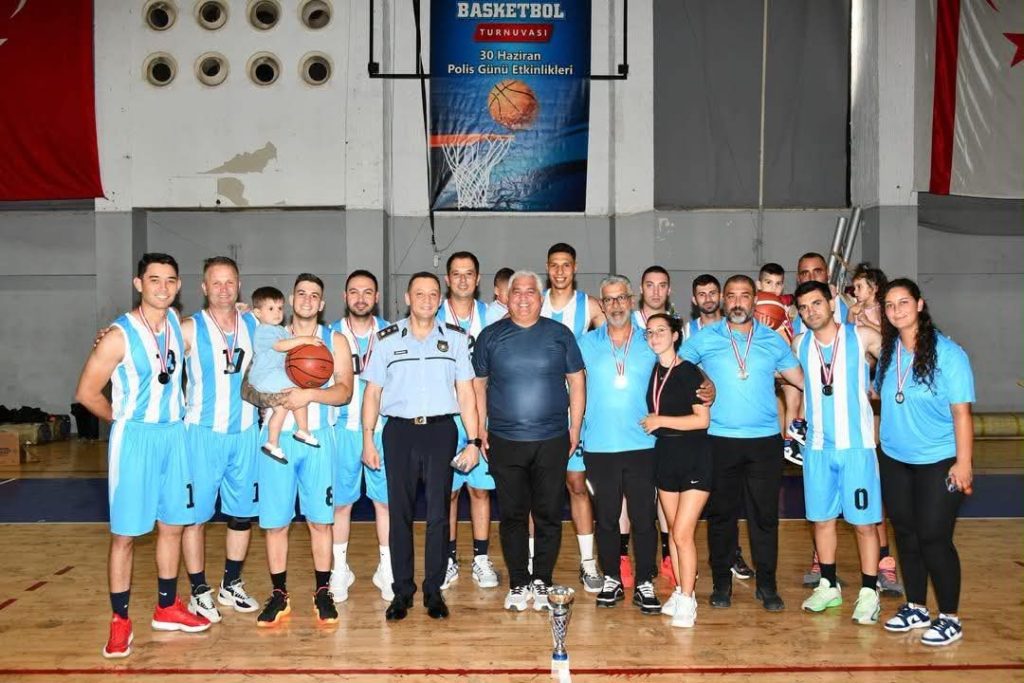 Geleneksel Polis Basketbol Turnuvası'nın 7. şampiyonu Lefkoşa Polis Müdürlüğü...