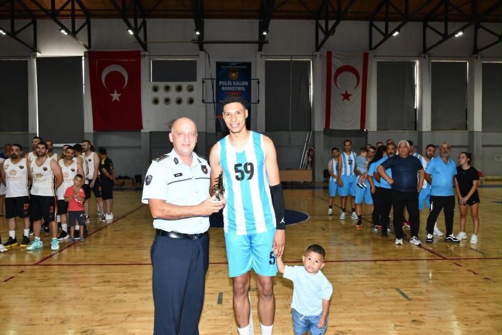 Geleneksel Polis Basketbol Turnuvası'nın 7. şampiyonu Lefkoşa Polis Müdürlüğü...