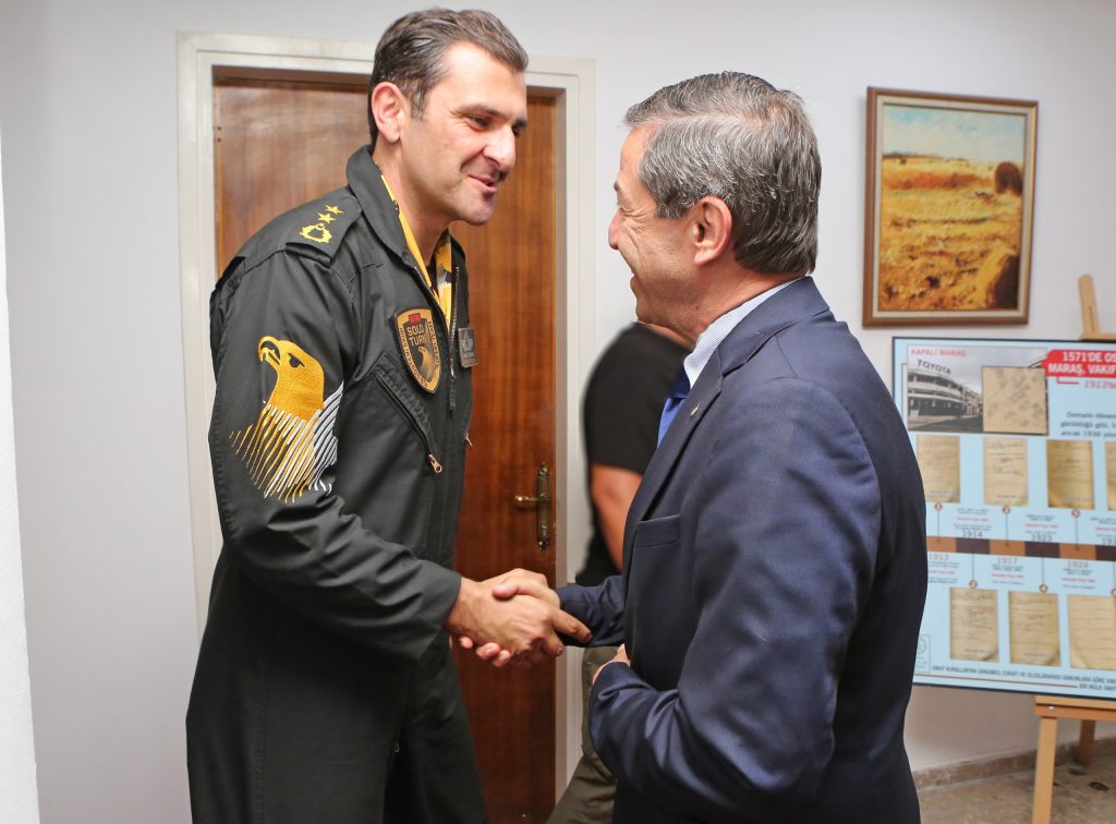 Dışişleri Bakanı Ertuğruloğlu, SOLOTÜRK pilotlarını kabul etti
