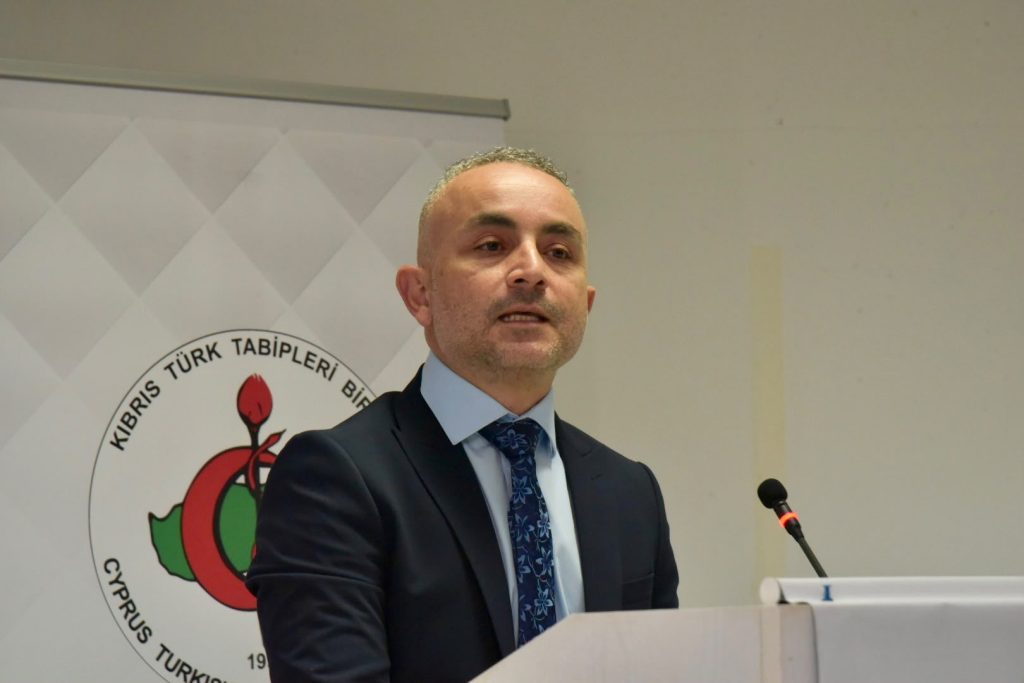 Dünya Tabipler Birliği Başkanı Kitulu güçlü ulusal tabip birliklerine her zamankinden daha çok ihtiyaç duyulduğunu söyledi