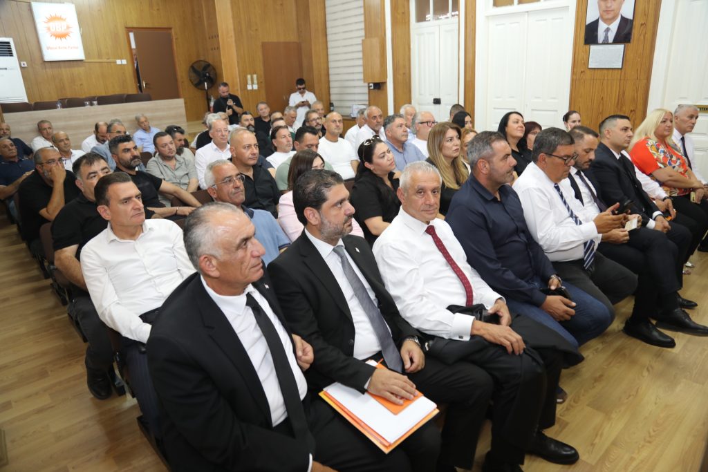 UBP MYK toplandı… İki seçimin bir arada yapılması ve karma oyun kaldırılması kararı alındı