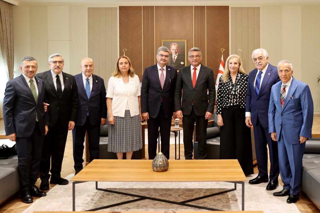 Erhürman, Türkiye-KKTC Parlamentolar Arası Dostluk Grubu başkanı ve beraberindeki heyeti kabul etti