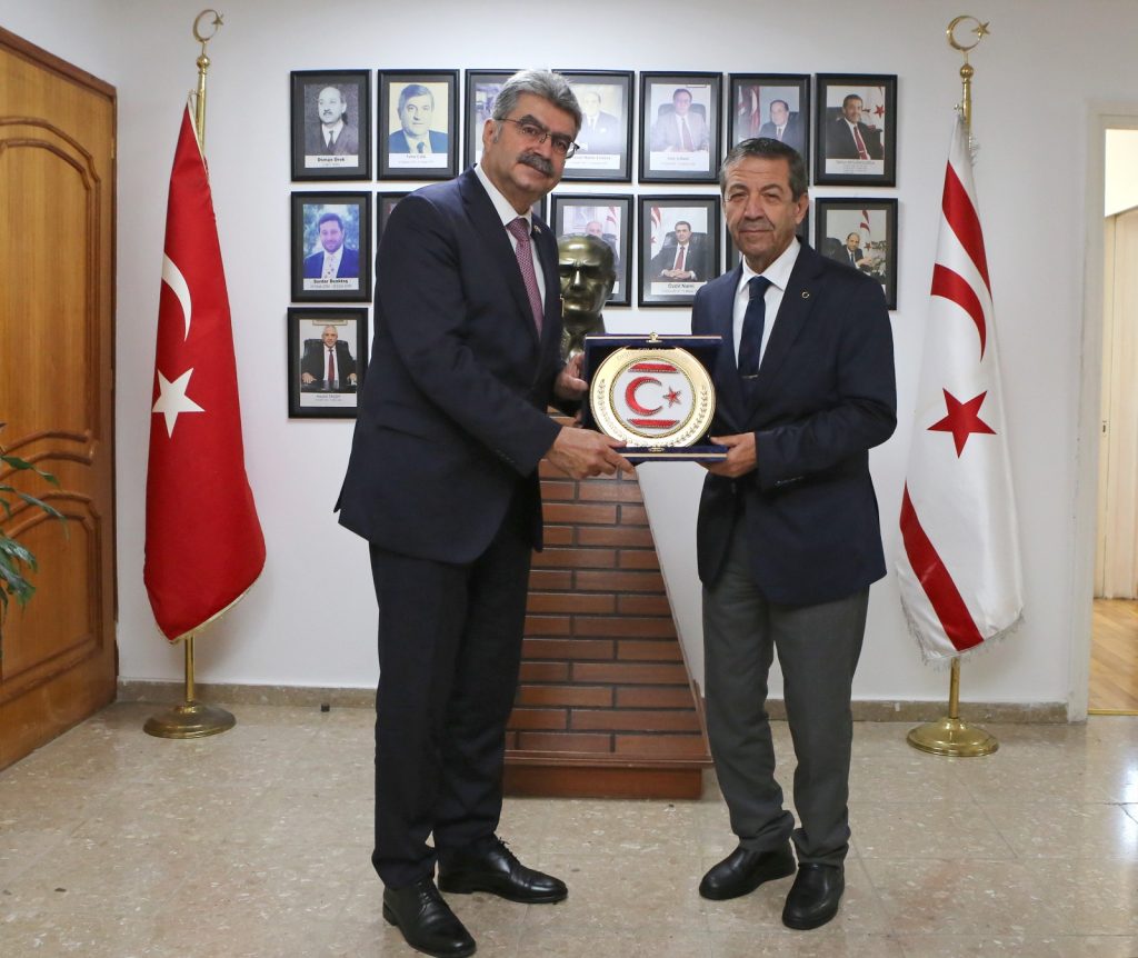 Ertuğruloğlu, Türkiye-KKTC Parlamentolar Arası Dostluk Grubu heyetini kabul etti