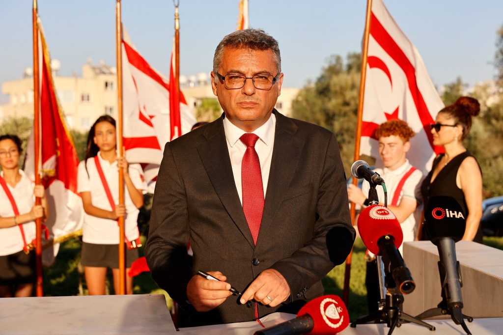 Rauf Raif Denktaş’ın Anıt Mezarı’nda tören düzenlendi