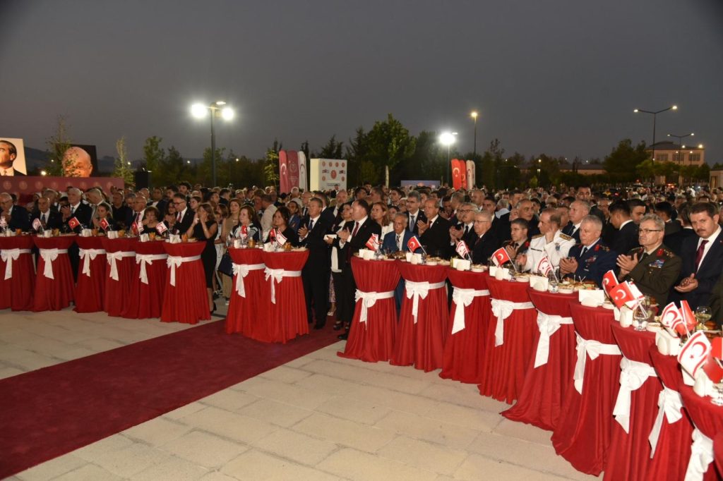 Meclis Başkanı Öztürkler, Barış Harekatı’nın 52. yıl dönümü nedeniyle resepsiyon düzenledi