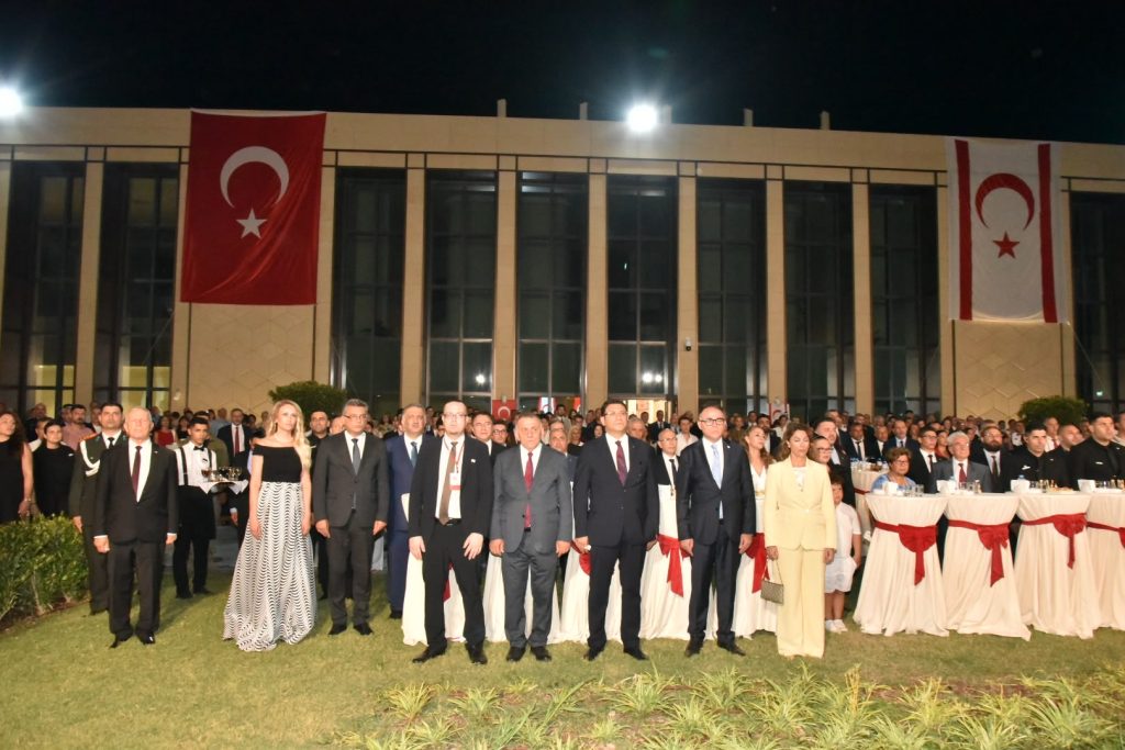 Cumhurbaşkanlığında Barış ve Özgürlük Bayramı resepsiyonu düzenlendi