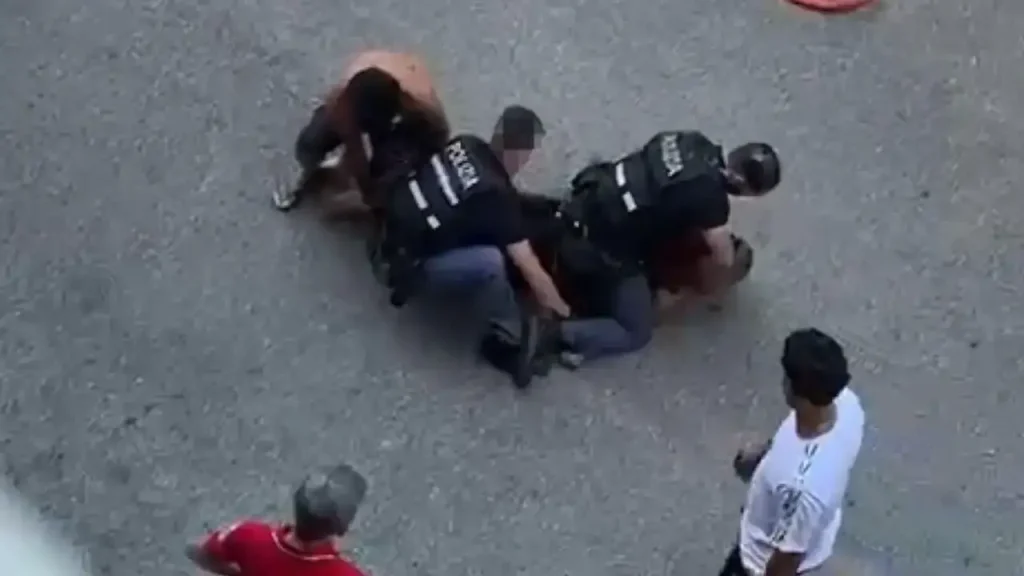 İtalya’da Fas uyruklu bir kişi, güvenlik güçleri tarafından gözaltına alınırken hayatını kaybetti
