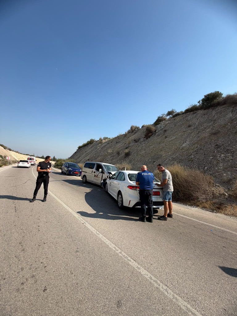 Kaplıca-Büyükkonuk ana yolunda kaza… 4’ü aynı aileden 7 kişi yaralandı